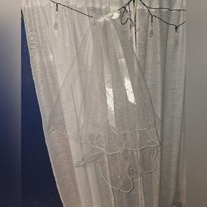 Elegant White Bridal Veil